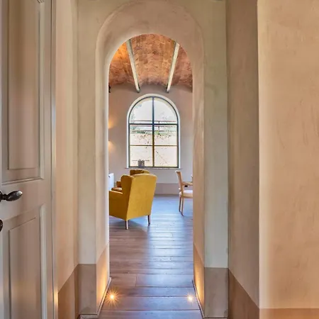 Mami - Boutique Adults Only 4*